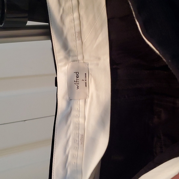 Size 2 regular Aritzia Effortless Cropped pants - Picture 5 of 8